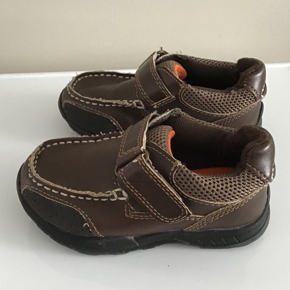 Osh Kosh Charles Shoes - Picture 2 of 6